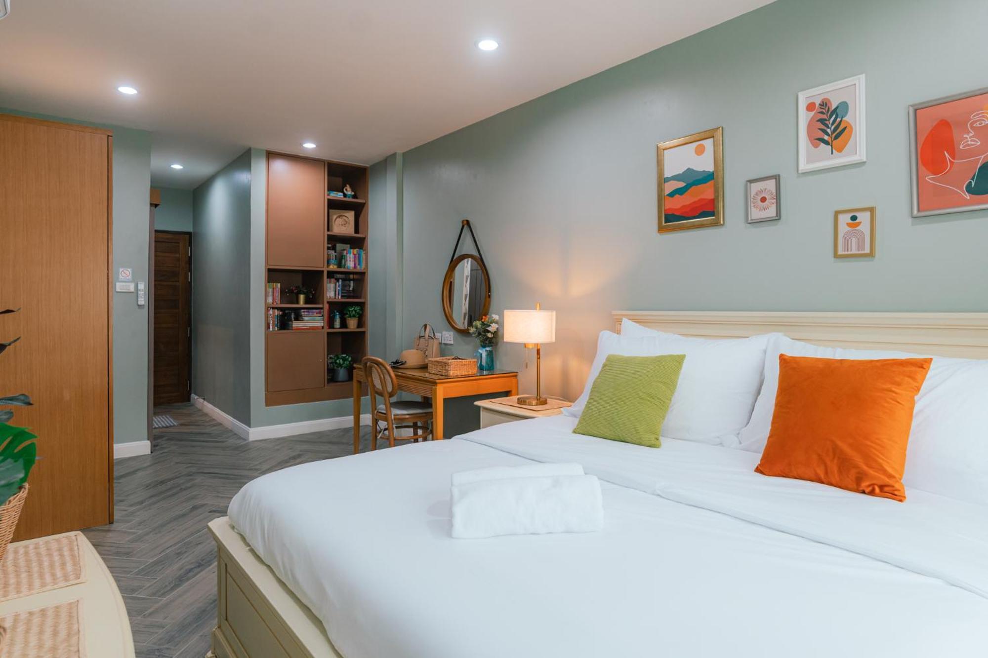 Villa Modern - 6beds, Center, Phrom Phong Bts, Em District, Terminal 21 Bangkok