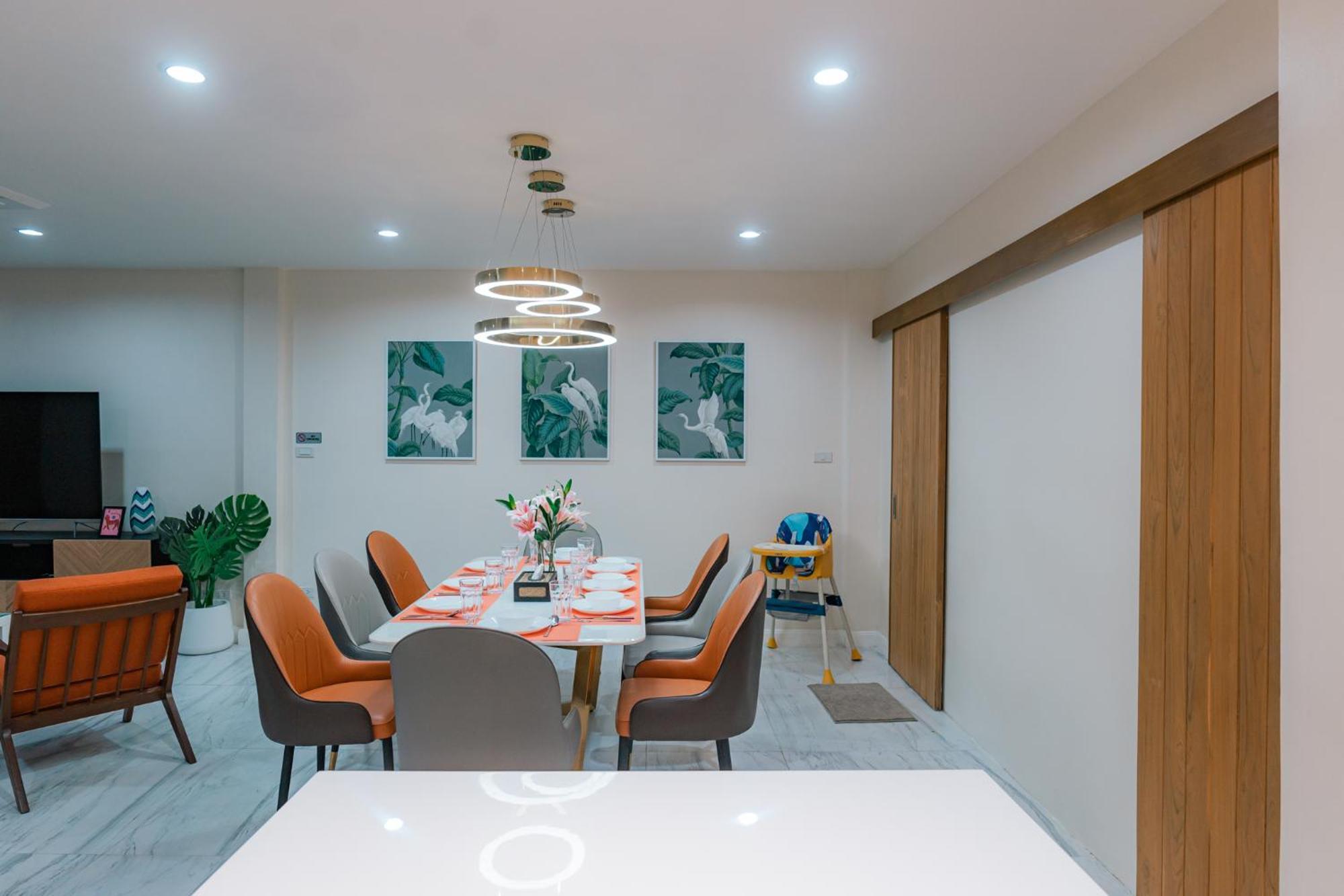 Modern - 6beds, Center, Phrom Phong Bts, Em District, Terminal 21 Villa *