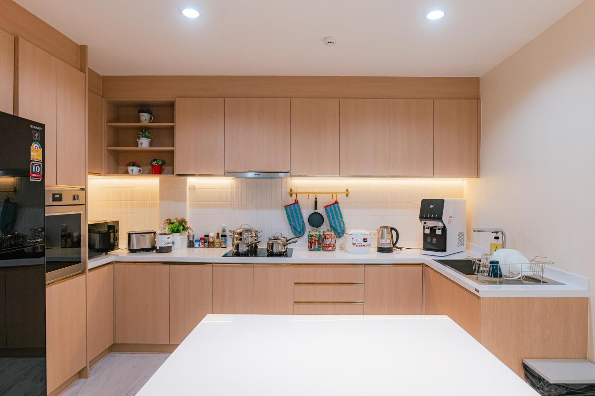 Villa Modern - 6beds, Center, Phrom Phong Bts, Em District, Terminal 21 *