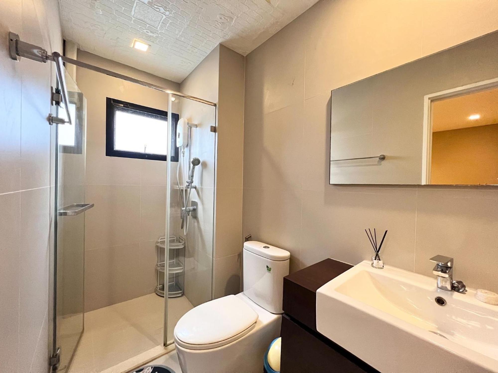 Free Pick Up / Stunning Luxury Family 3b3b Apartment