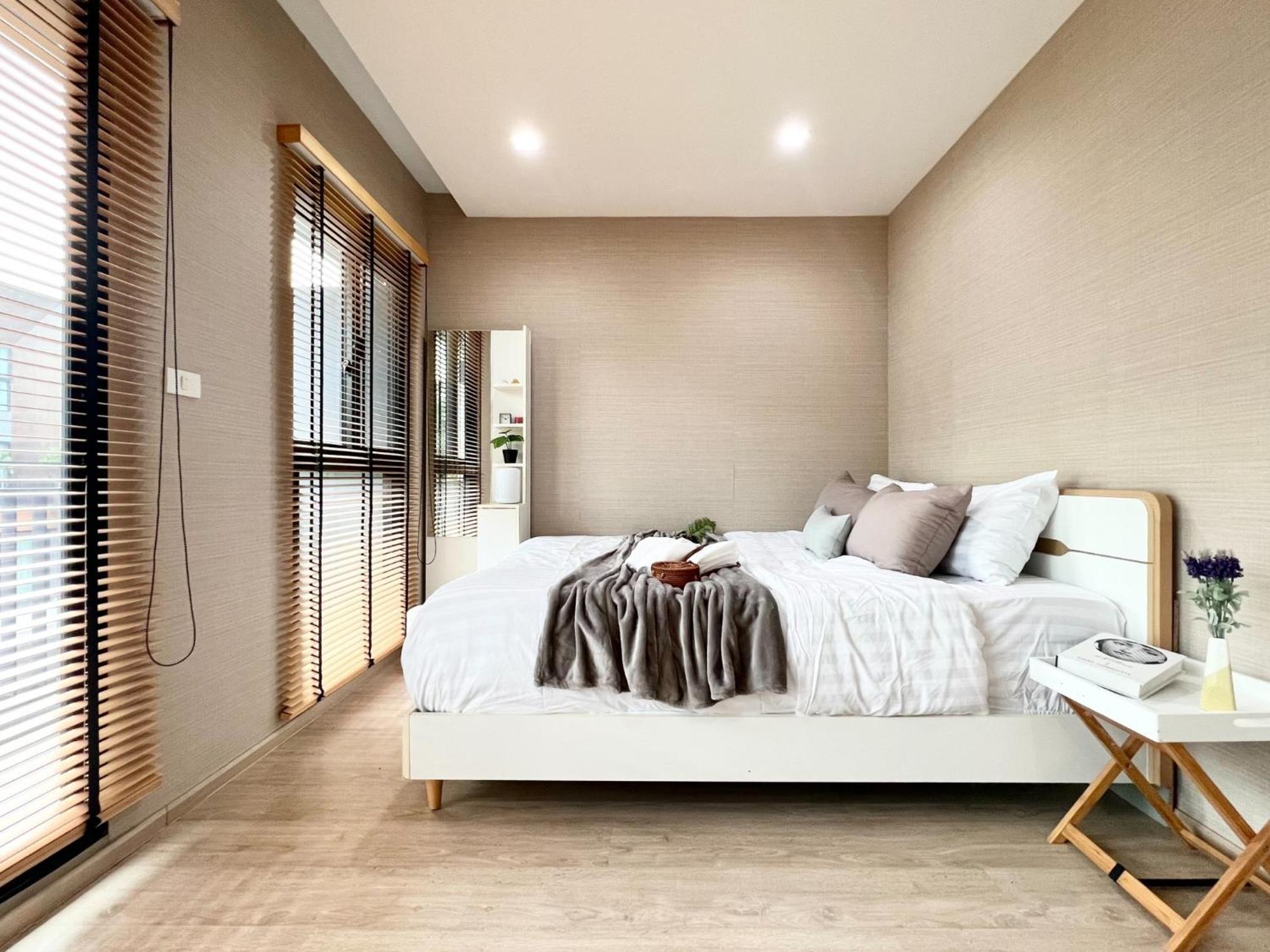 Free Pick Up / Stunning Luxury Family 3b3b *