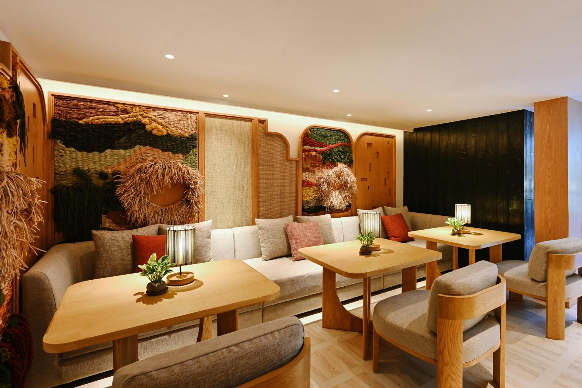 Ad Lib Hotel