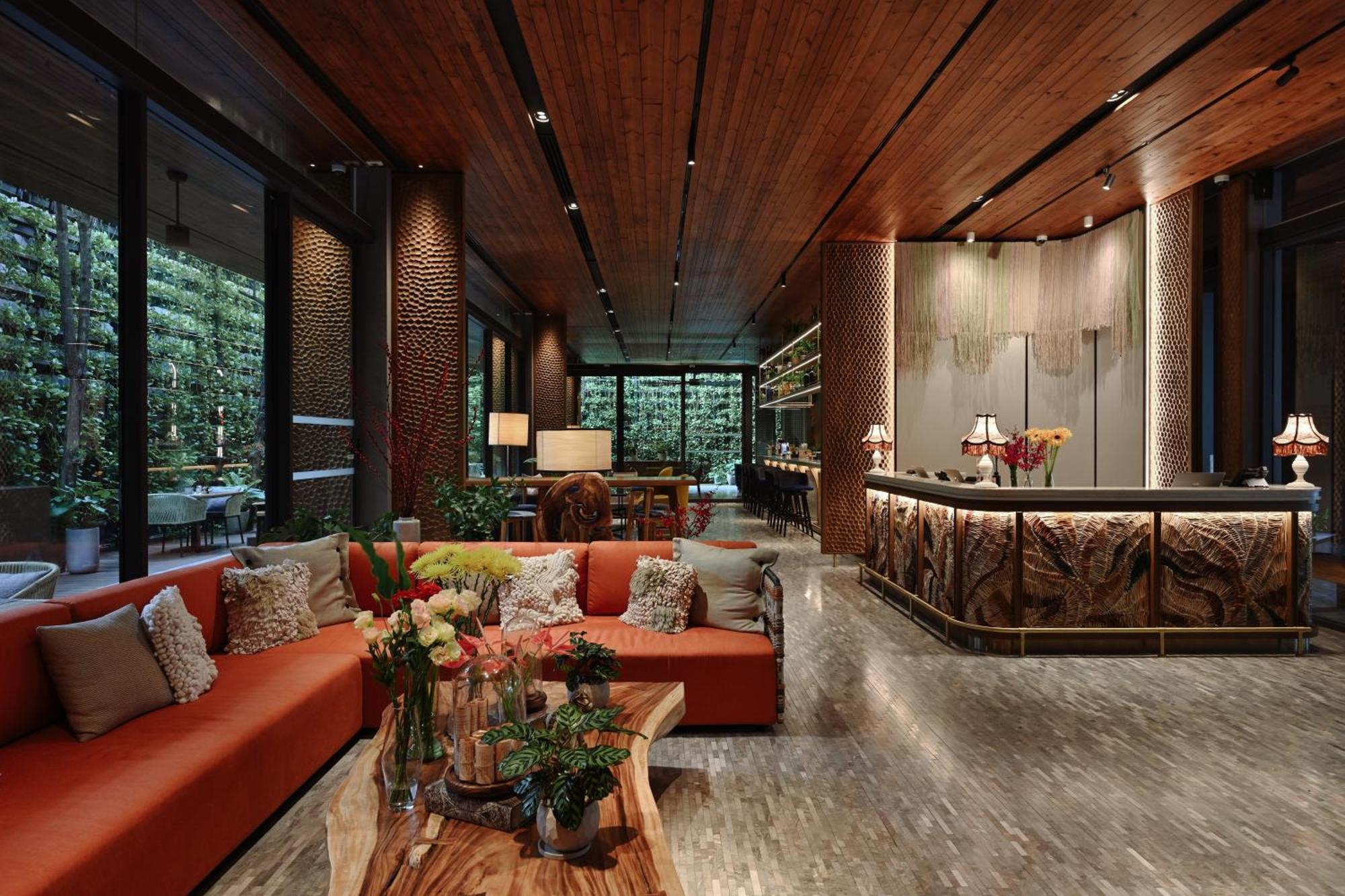 Ad Lib Hotel