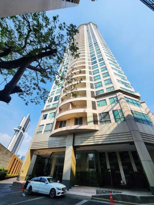 Sathorn Sky View Rooftop Bar Apartment