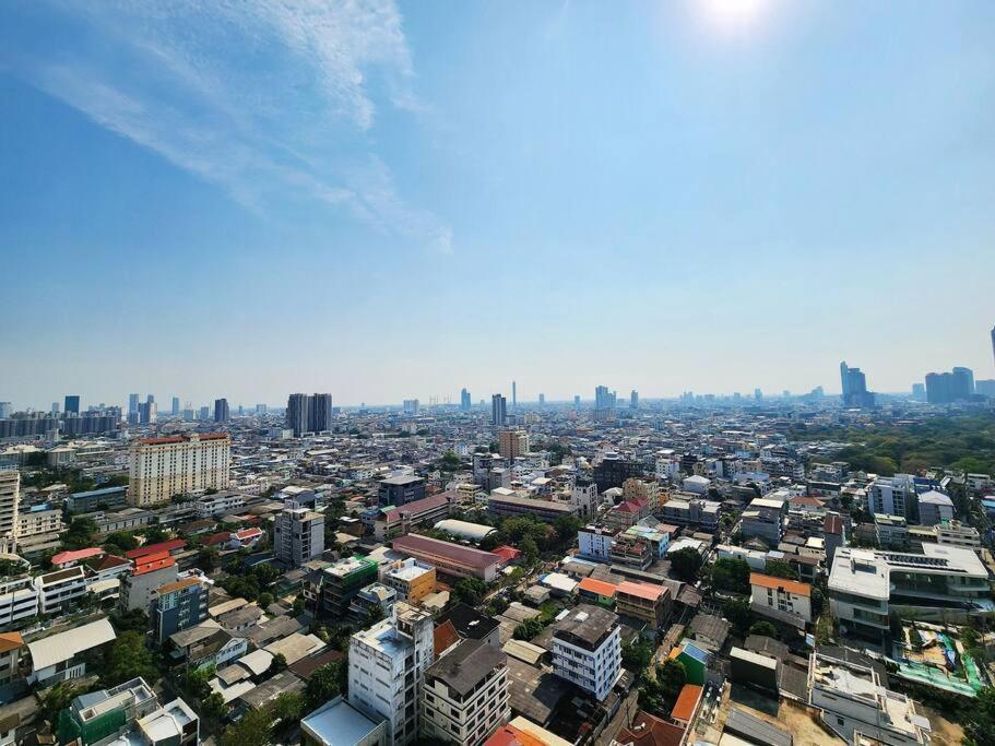 Sathorn Sky View Rooftop Bar Apartment