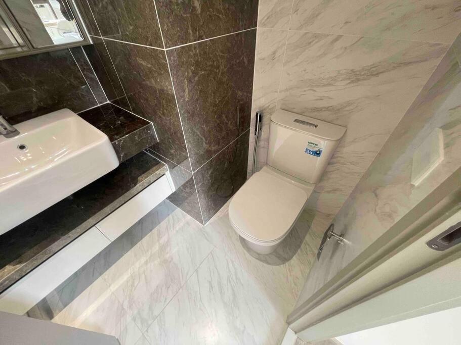 Apartment Sukhumvit 10 Asoke Terminal 21 暹罗商圈 四面佛 Nana 72