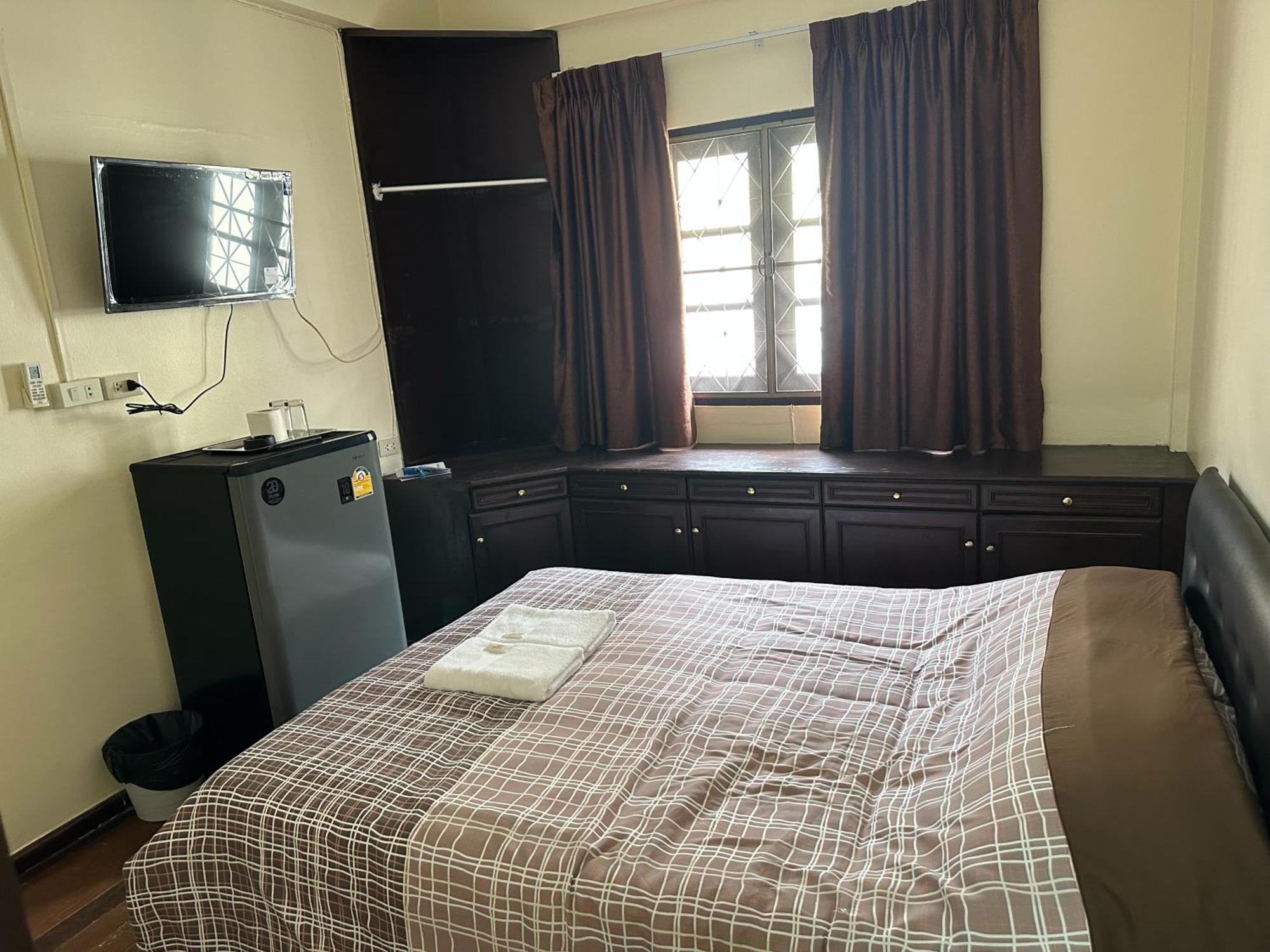 Inn Orchid House *