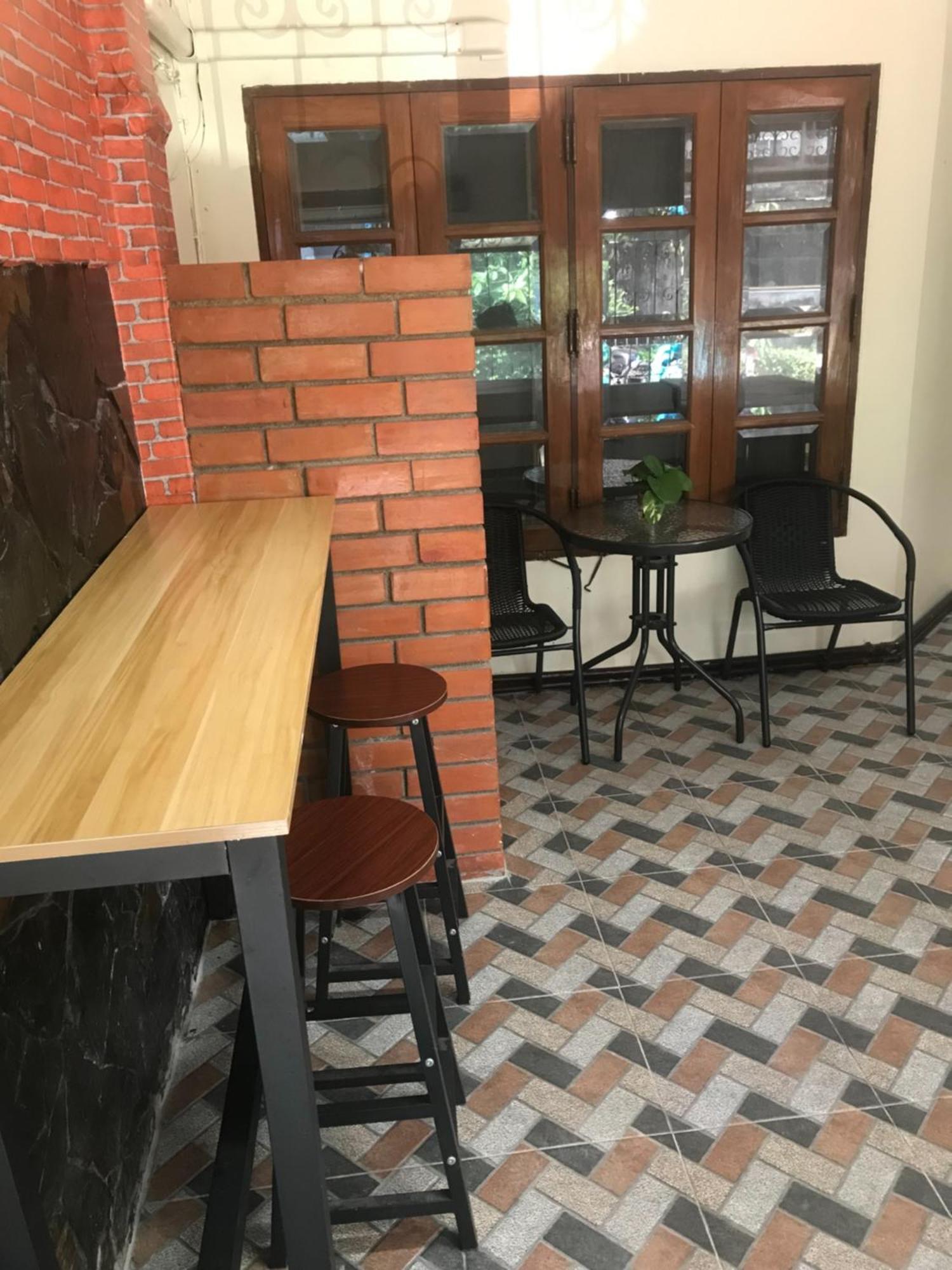 Inn Orchid House