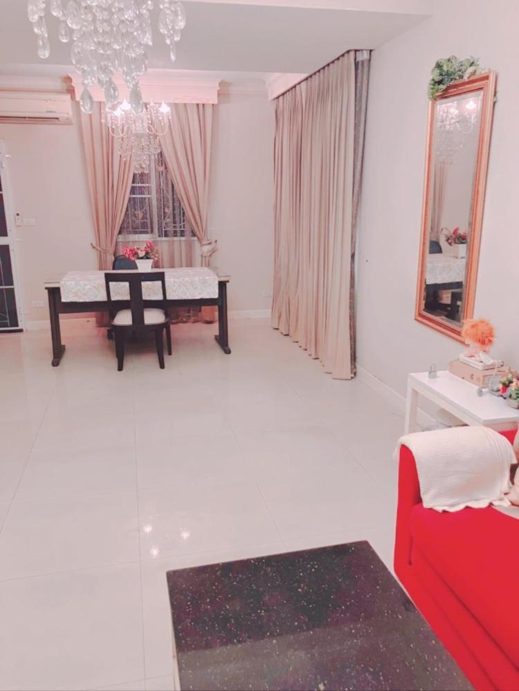 Modern Apartment *