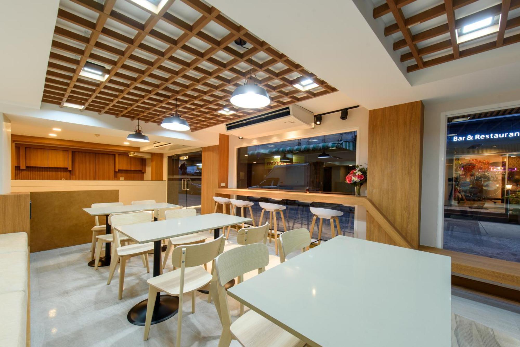 Hotel Grand Watergate 3*