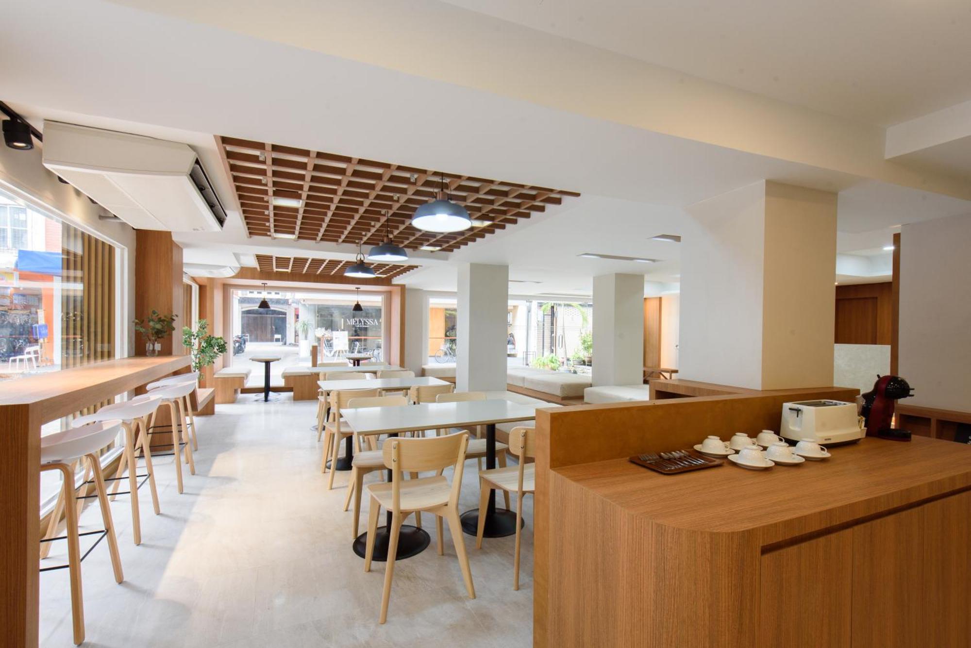 Hotel Grand Watergate 3*
