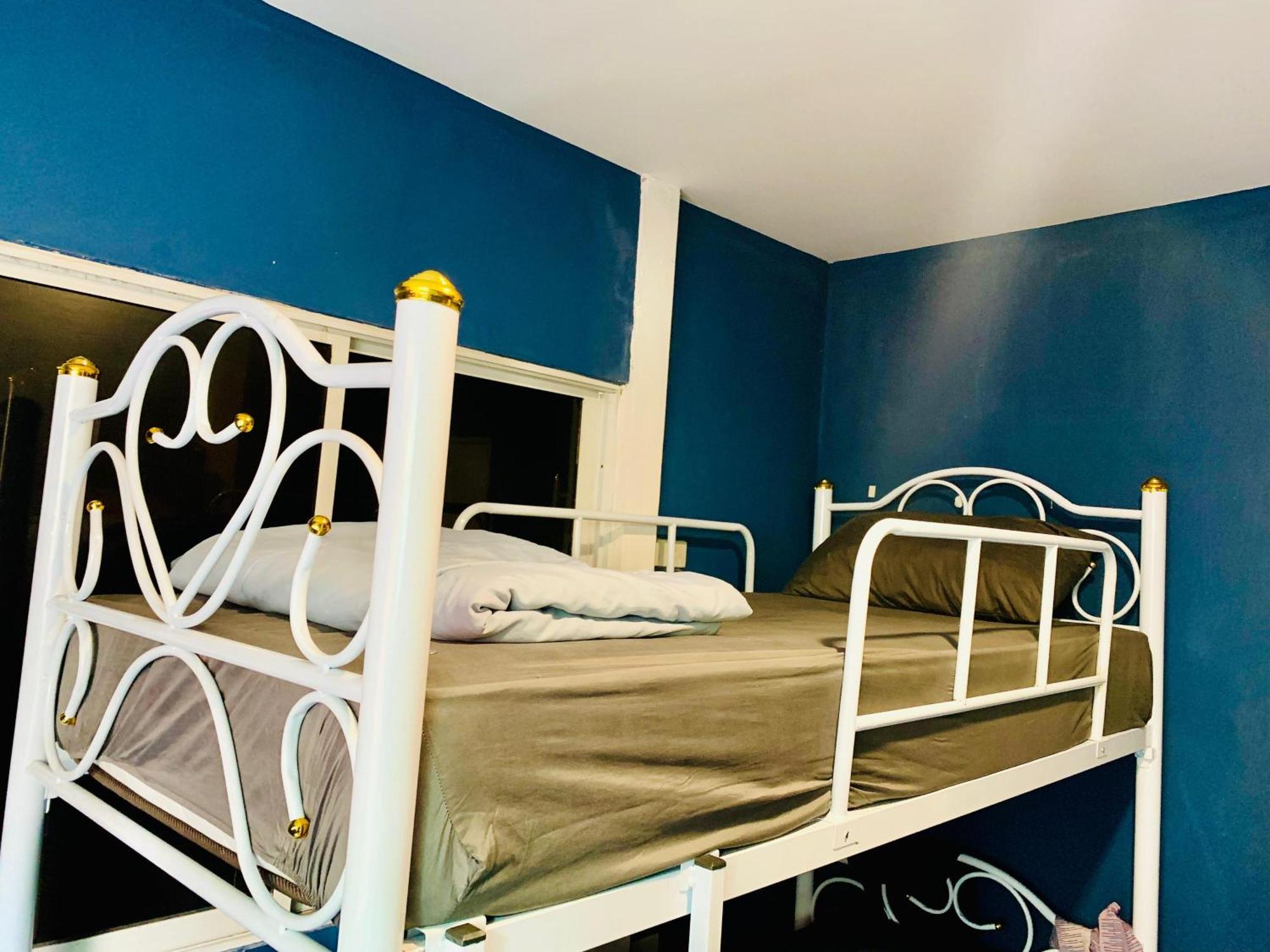 Green Apple Khaosan Hostel *
