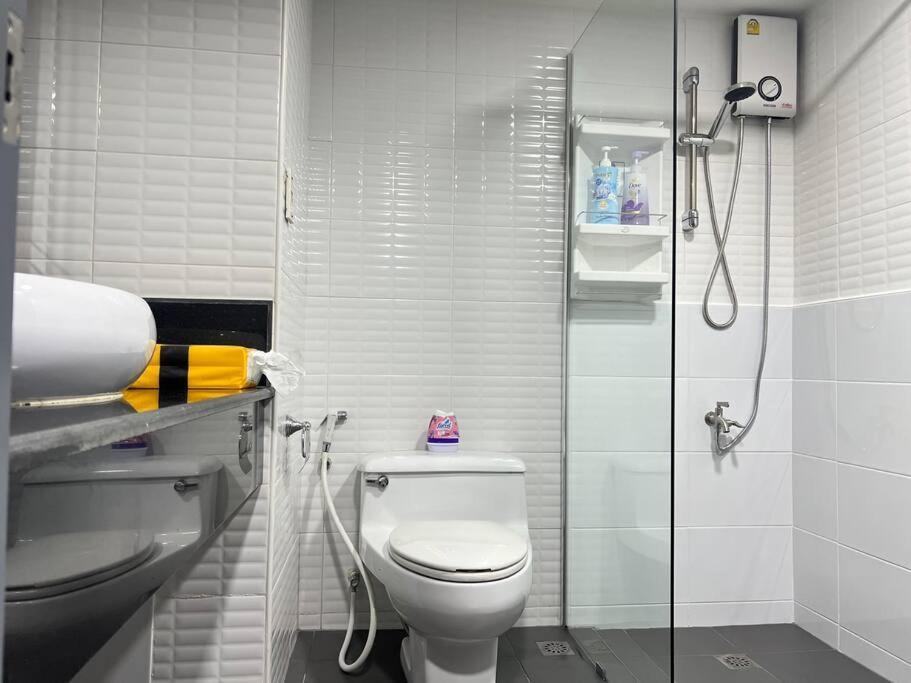 Selfcheckin 1 Bedroom Omni Tower Center Near Ploenchit Asoke Sukhumvit Bts Night Club Pool&gym Bangkok