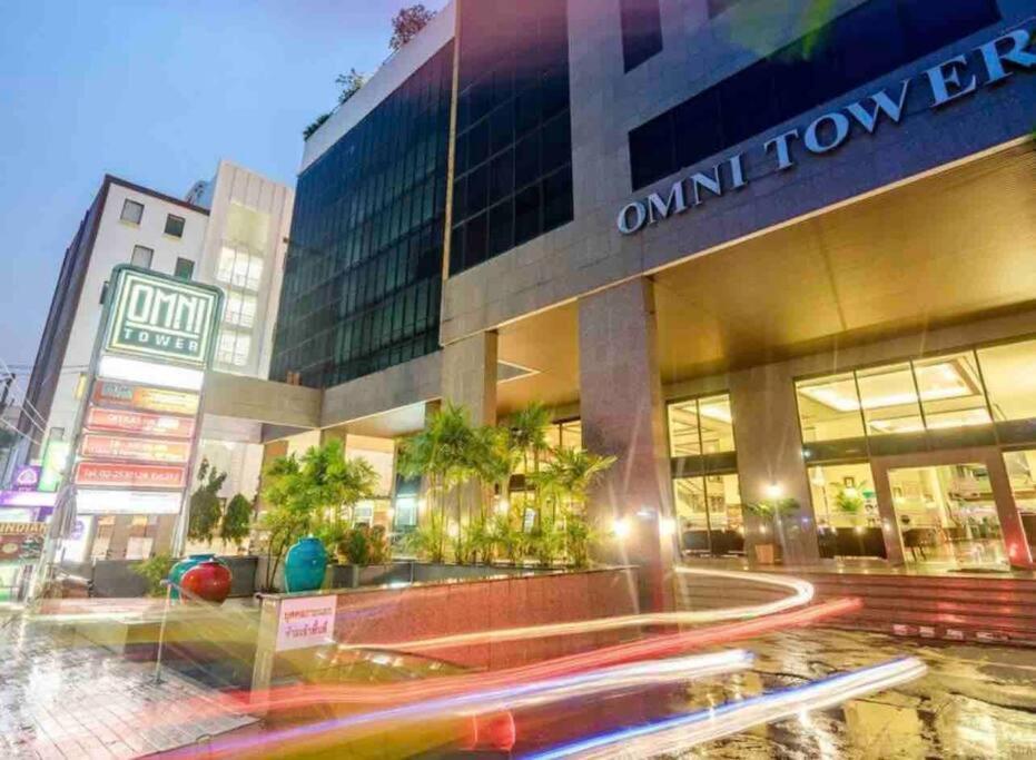 Selfcheckin 1 Bedroom Omni Tower Center Near Ploenchit Asoke Sukhumvit Bts Night Club Pool&gym Apartment