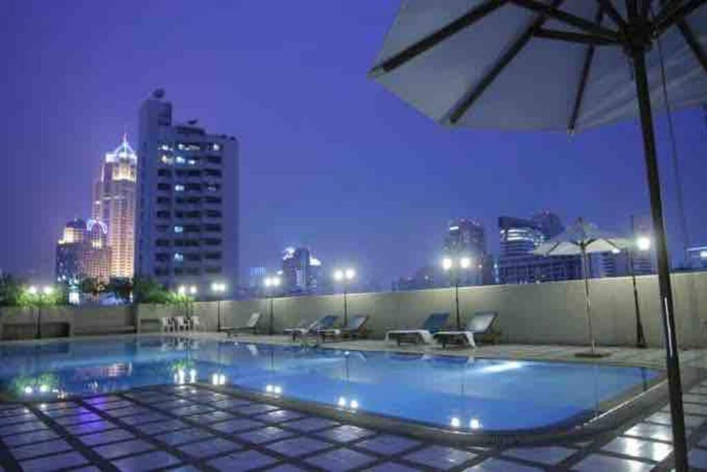 Selfcheckin 1 Bedroom Omni Tower Center Near Ploenchit Asoke Sukhumvit Bts Night Club Pool&gym Apartment Bangkok
