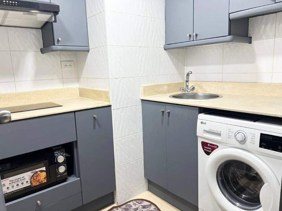 Selfcheckin 1 Bedroom Omni Tower Center Near Ploenchit Asoke Sukhumvit Bts Night Club Pool&gym * Bangkok