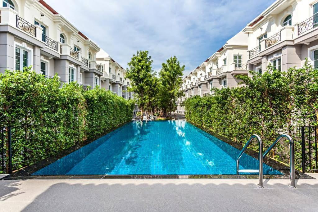 Entire 3br Townhome, Pool, Sukhumvit, Bts&mrt Asok Holiday home Bangkok