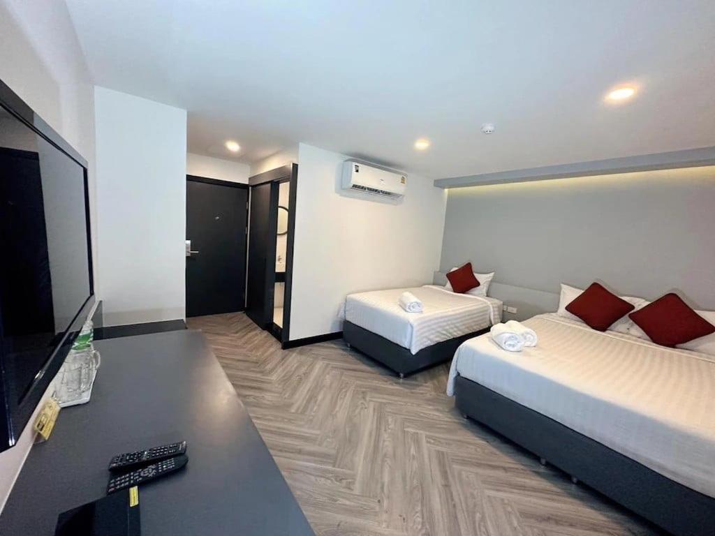 14 Sathorn No-parking Hotel 3*