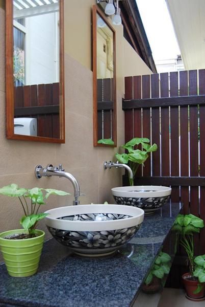Hostel Baan Dinso Bangkok