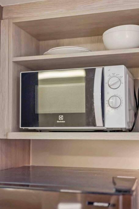 1 Bedroom Bts 200m Fast Wifi 28 Gym Checkin 24h Bangkok