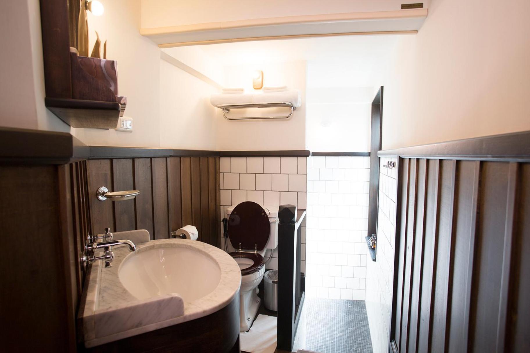 1905 Heritage Corner 3*