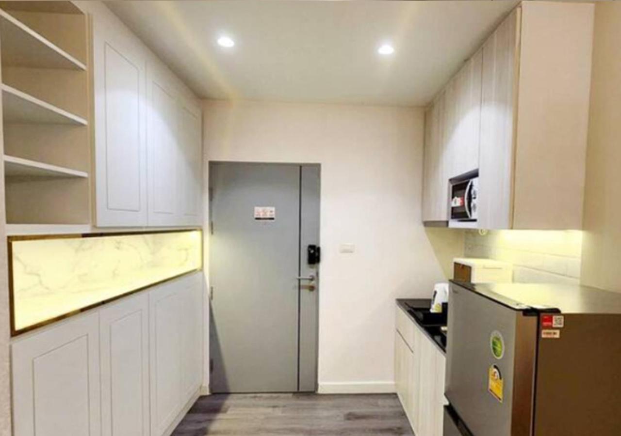 Apartment 20 Chatuchak Market,night Market, Bts