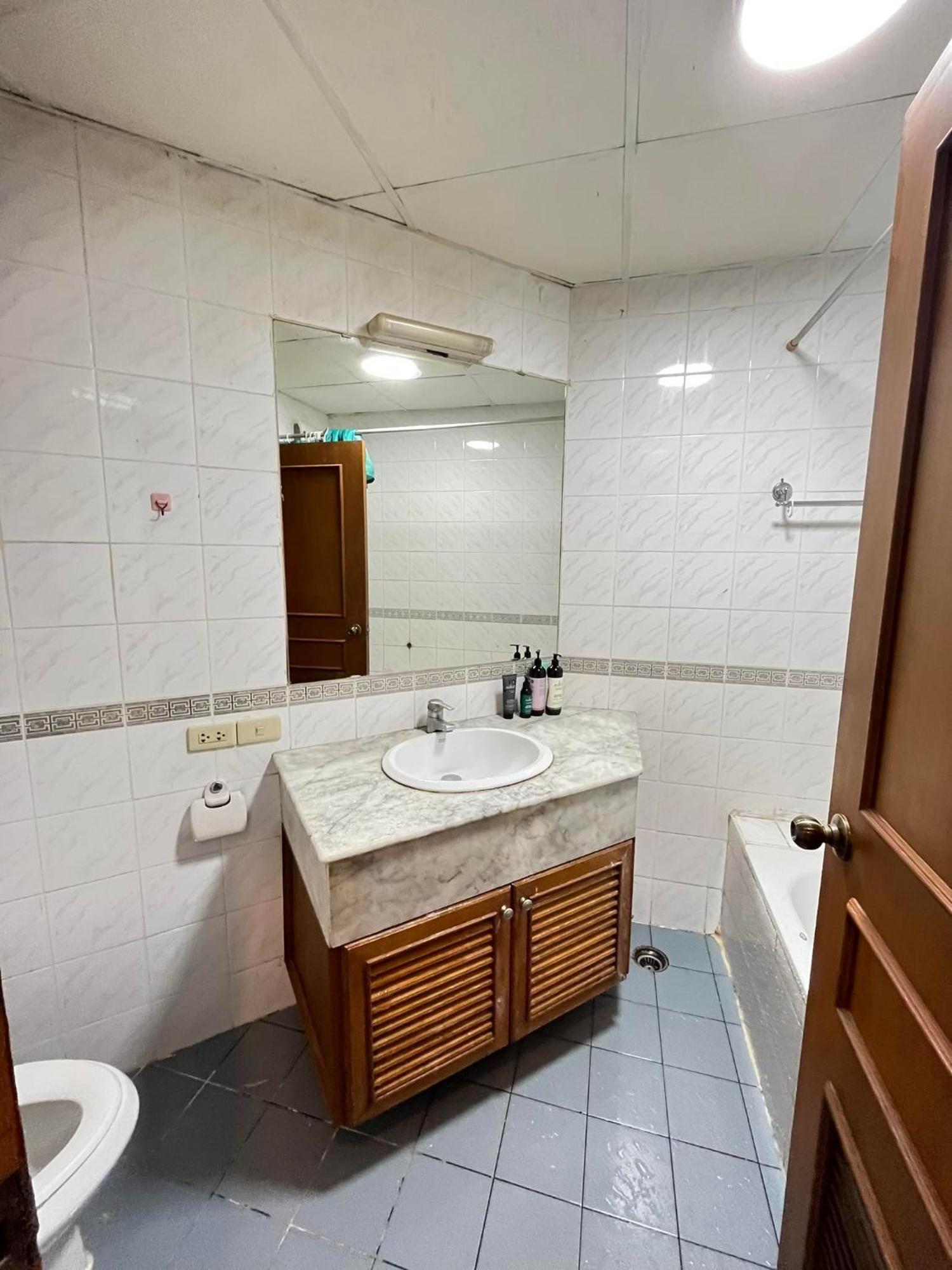 Grand Diamond Apartment Bangkok
