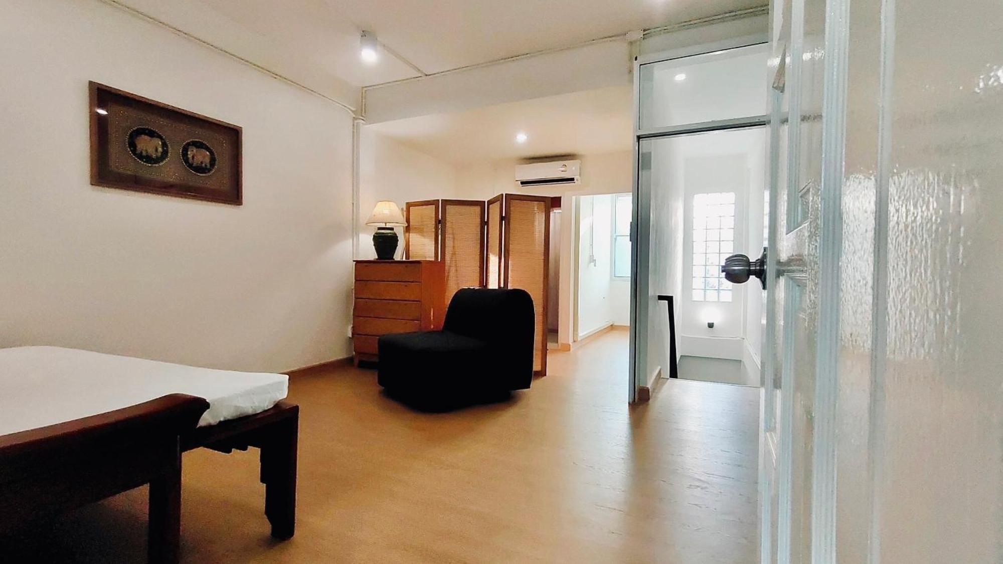 Whole 3-storey House Right In The Local Community. Apartment *