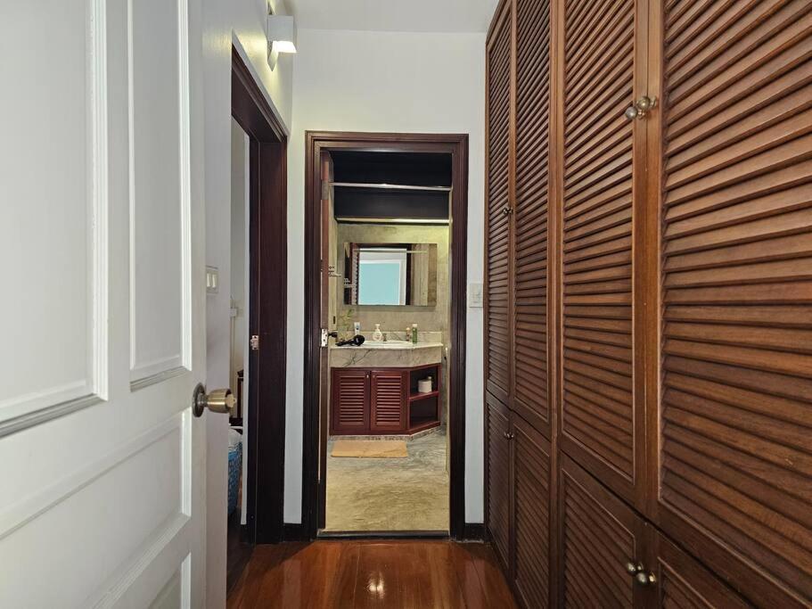 Villa 4br Entire House Center Bts Sky Train Mall Bangkok