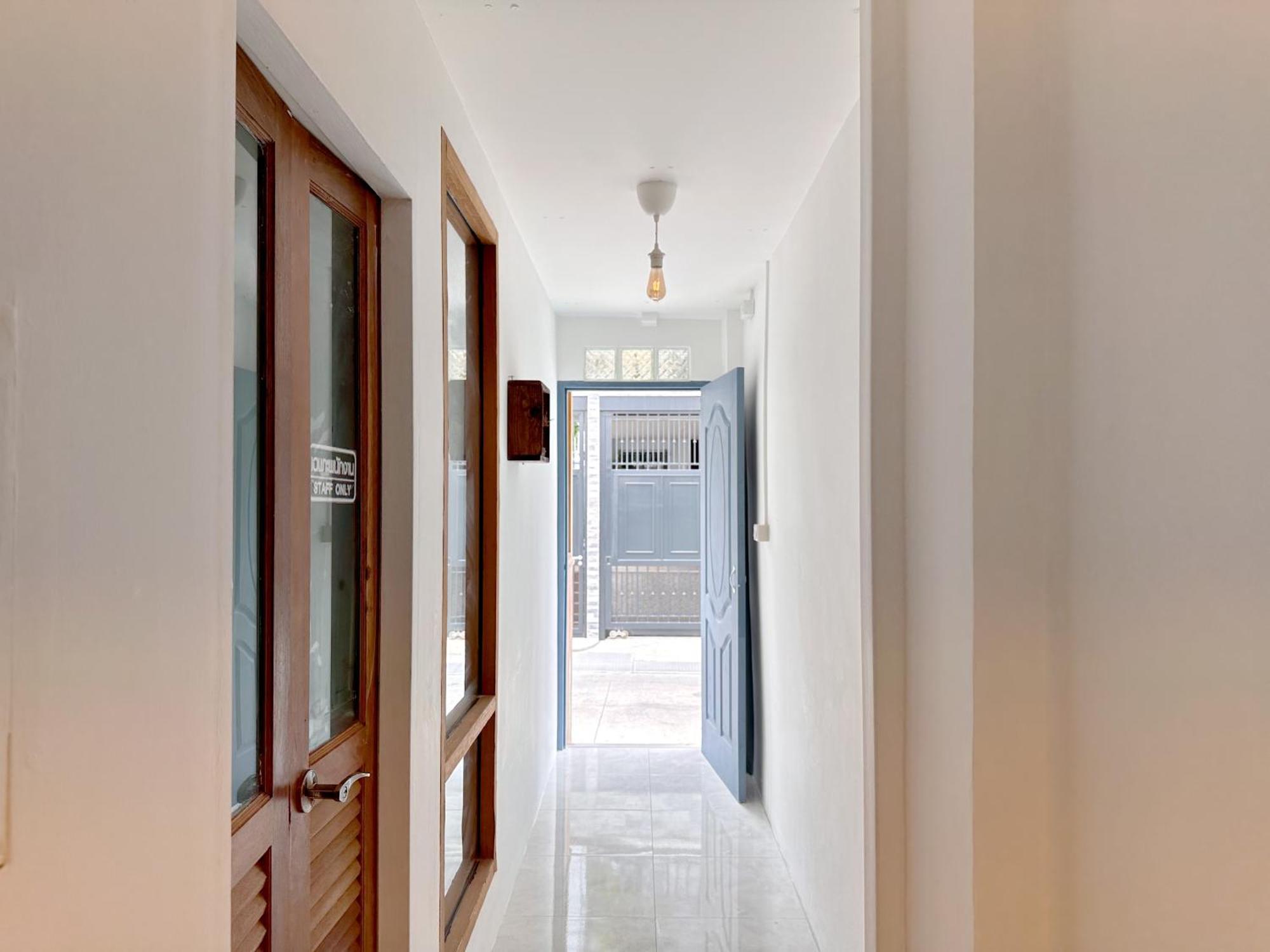 Na Ekkamai Apartment *