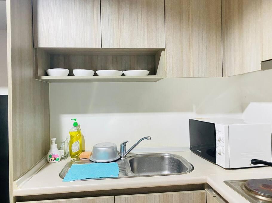 Apartment Lot Of Food Night Market Swimming Pool Very Near Train Mrt Big Shopping Malls