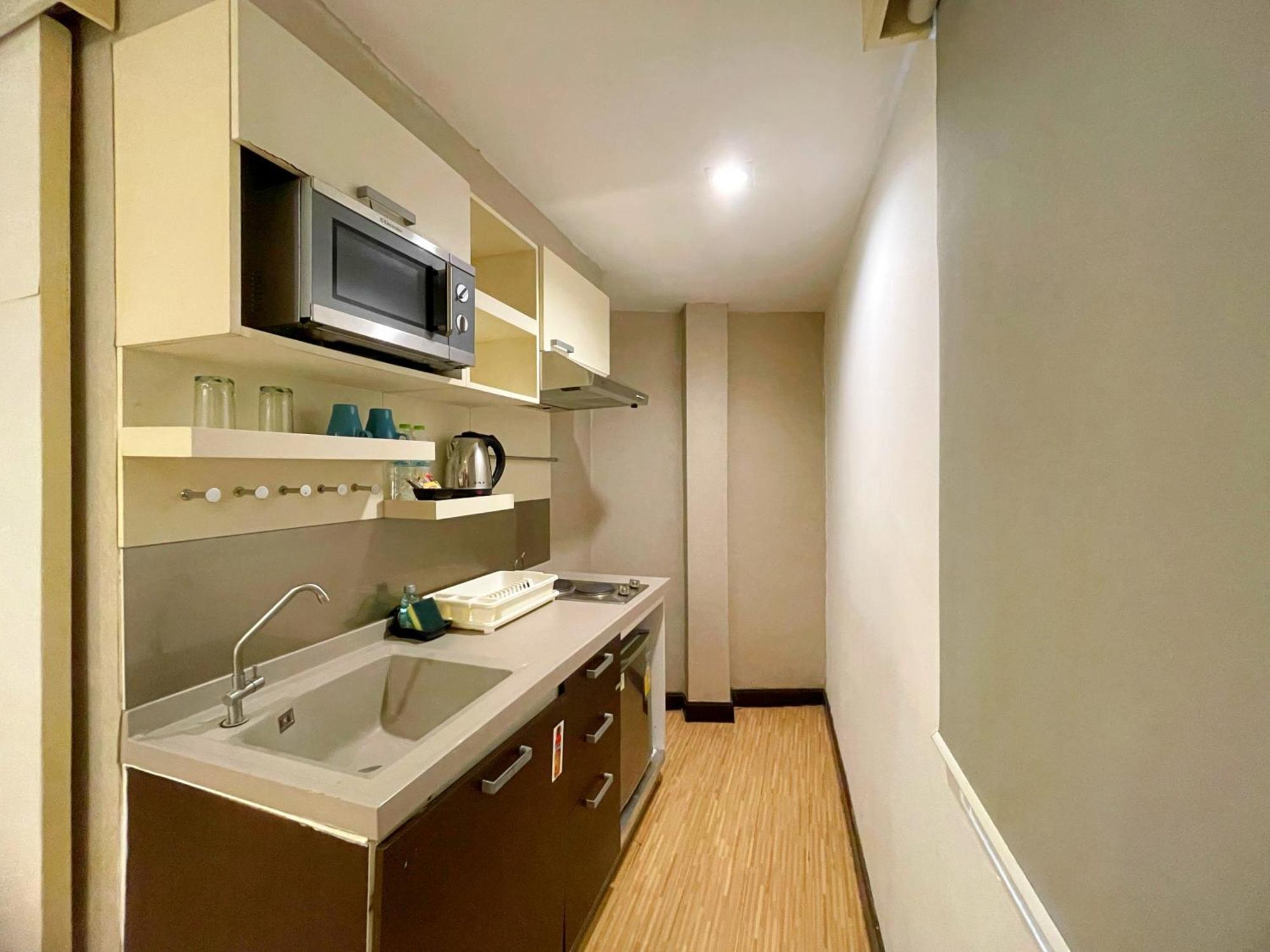Hotel Arawana Express Phromphong 3*