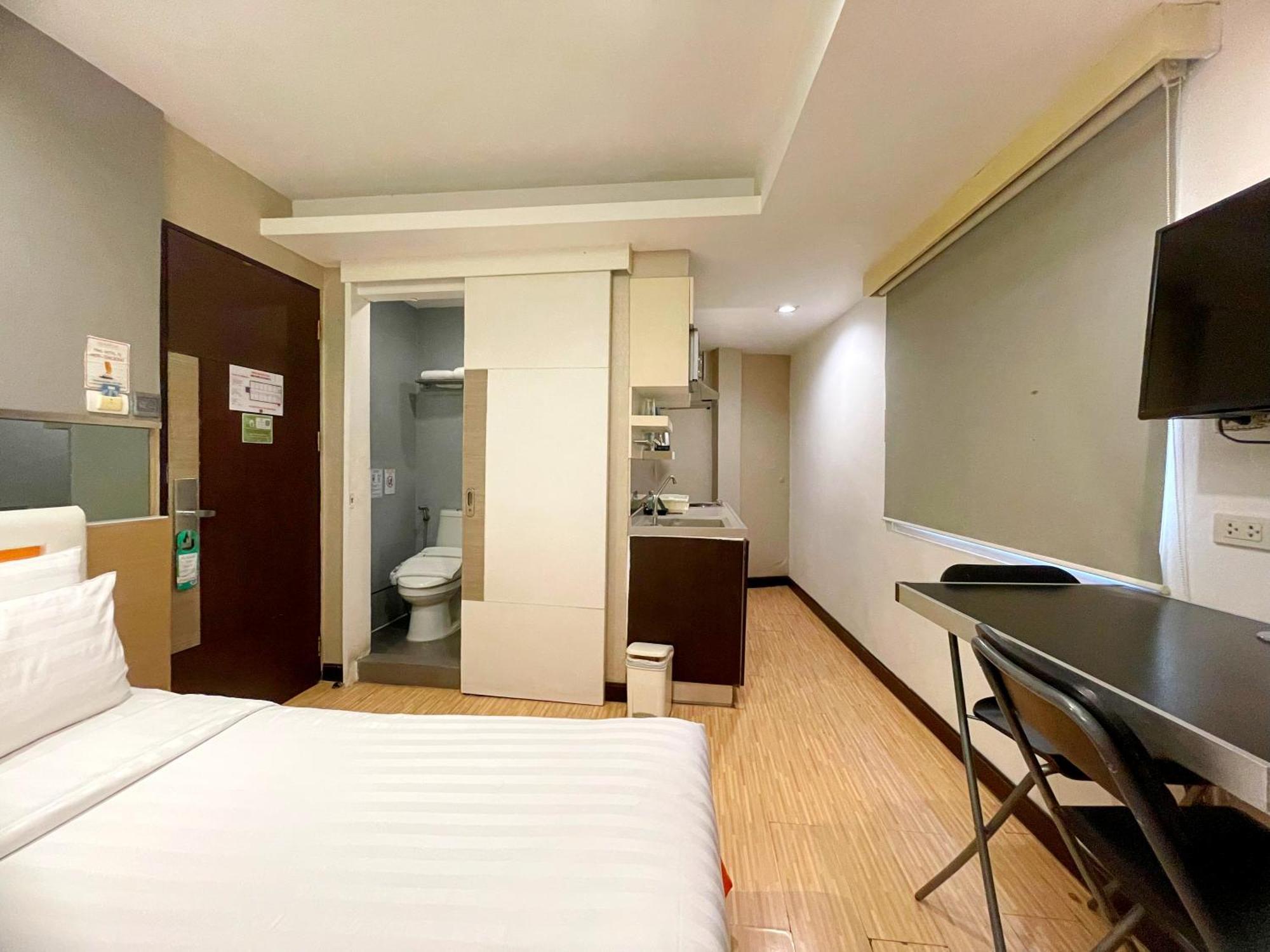 Hotel Arawana Express Phromphong 3*