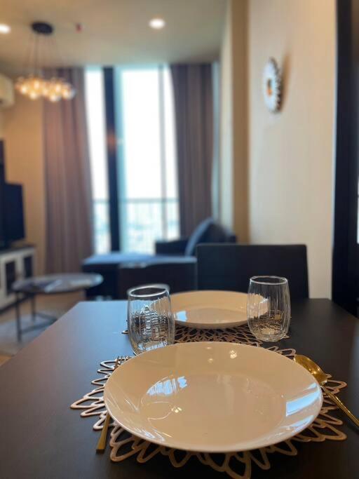 Apartment High-end With 5 Mins To Terminal21 Bts Mrt With Kitchen *