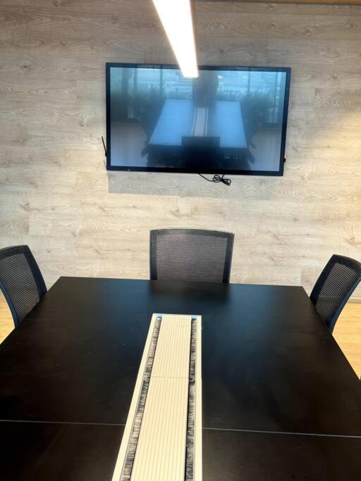High-end With 5 Mins To Terminal21 Bts Mrt With Kitchen Bangkok