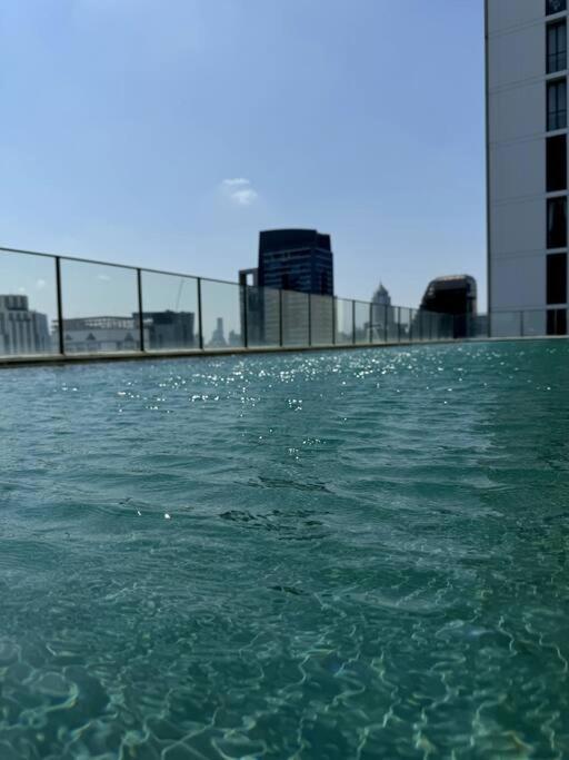 High-end With 5 Mins To Terminal21 Bts Mrt With Kitchen * Bangkok