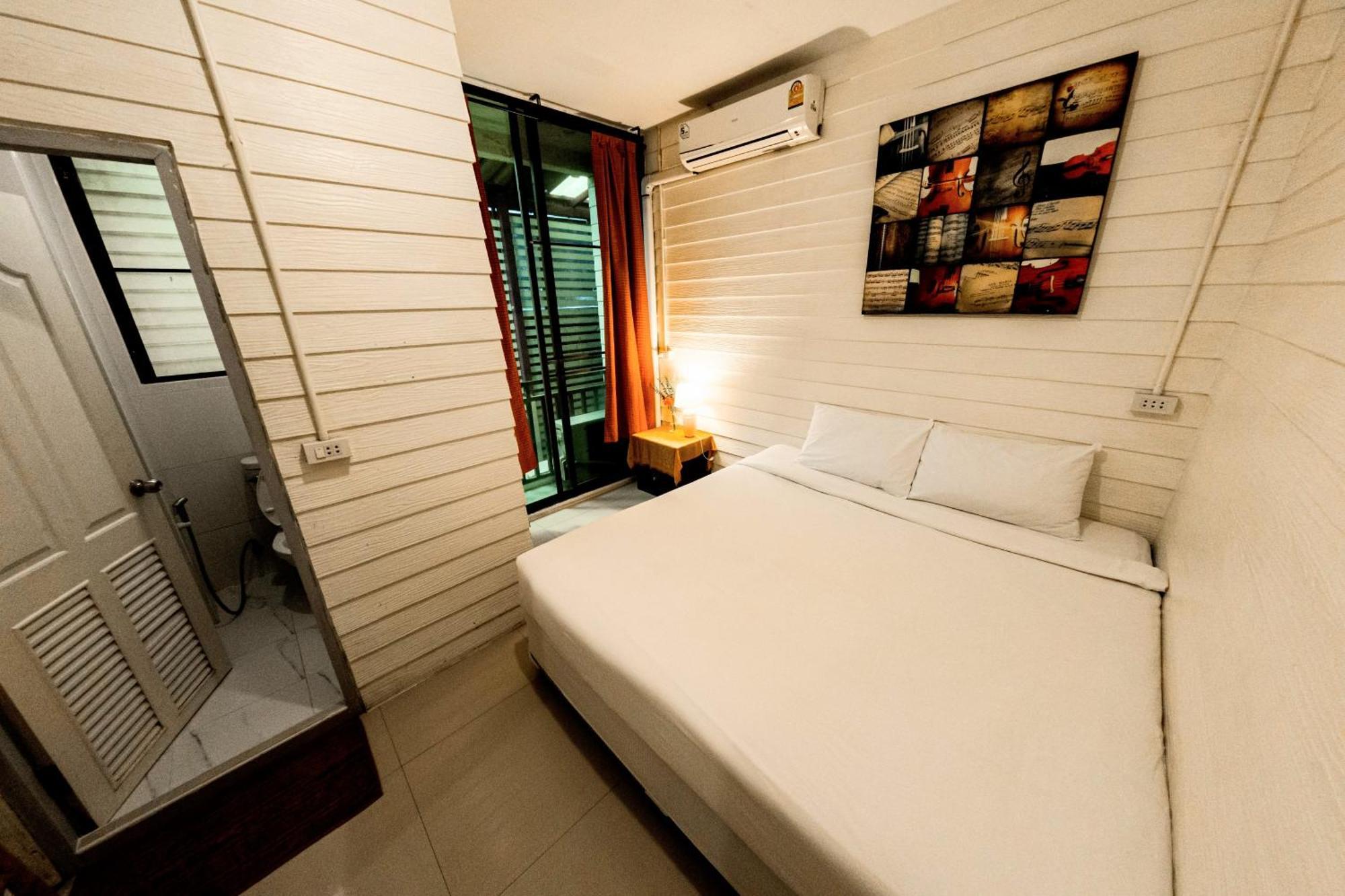 Back Backpackers Hostel *