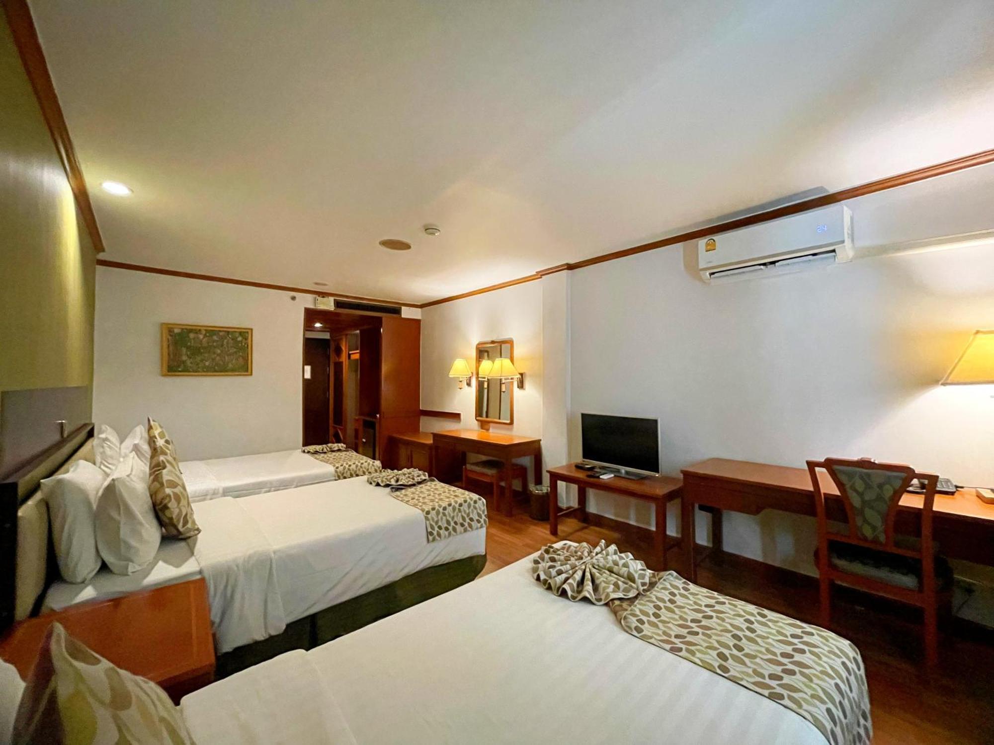 Arawana Regency Park Sukhumvit 4*