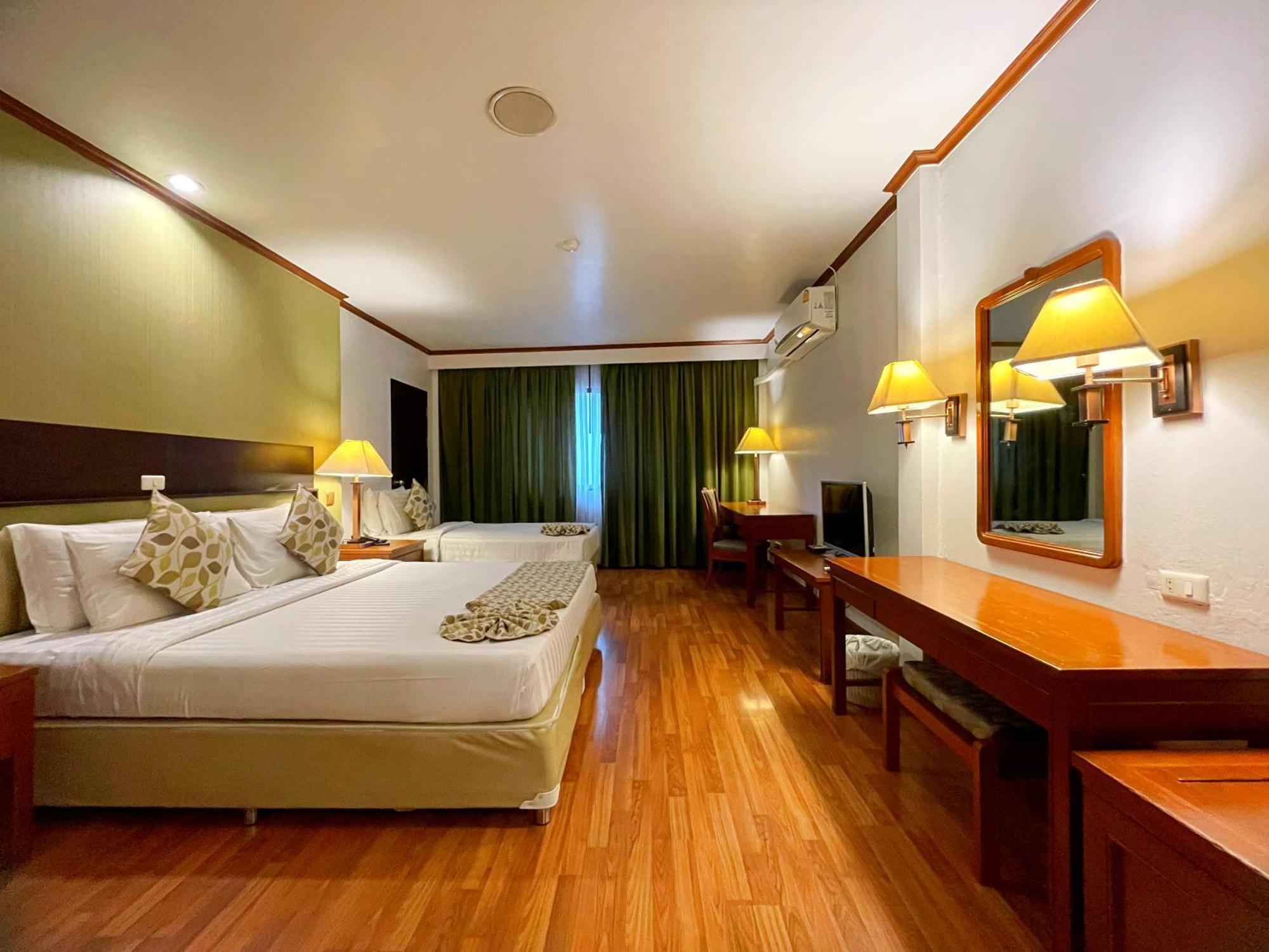Arawana Regency Park Sukhumvit Hotel 4*