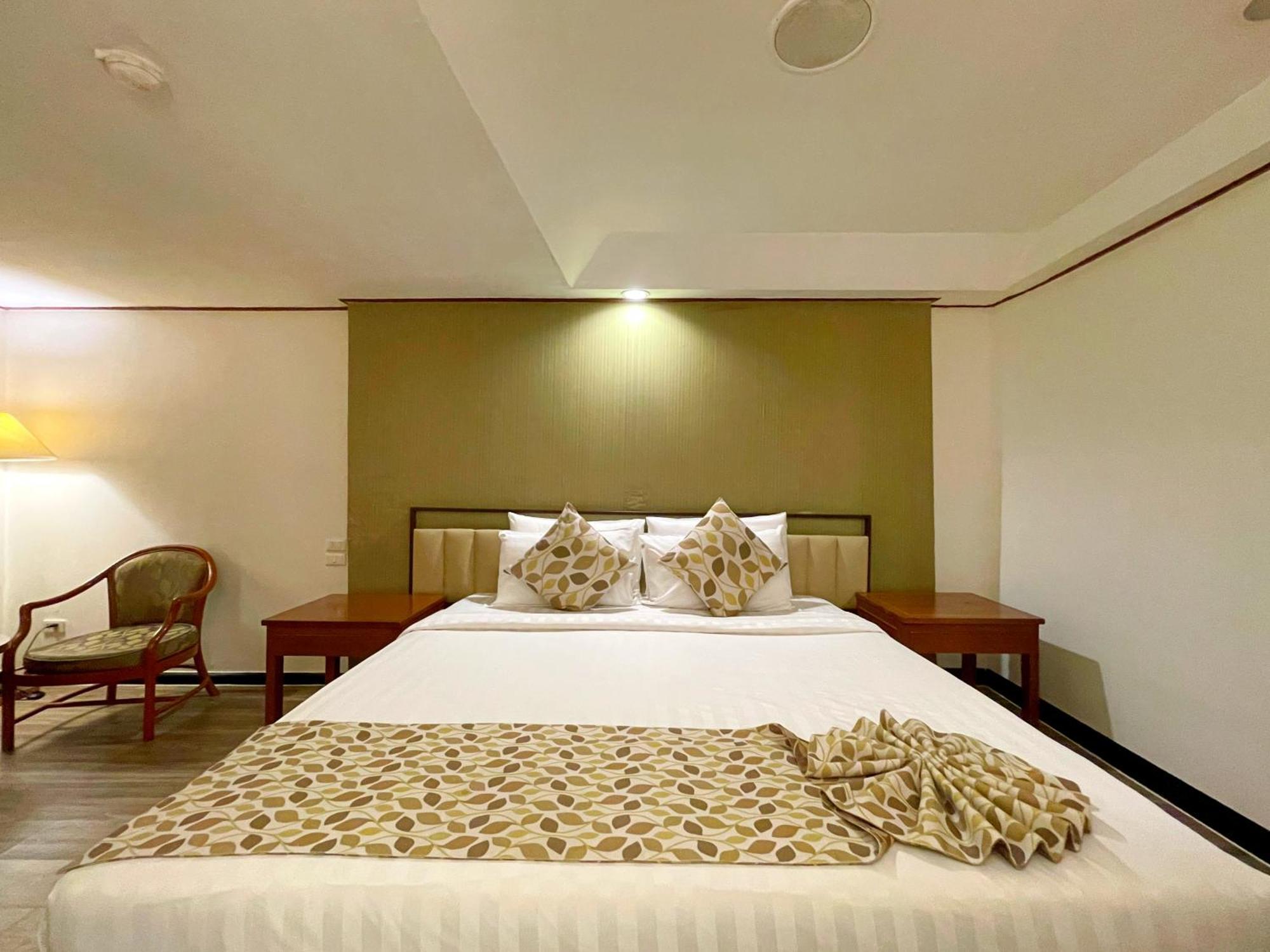 Arawana Regency Park Sukhumvit Hotel 4*