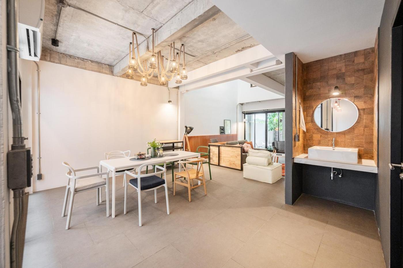Ferienhaus The Mellow At Phrom Phong Bangkok