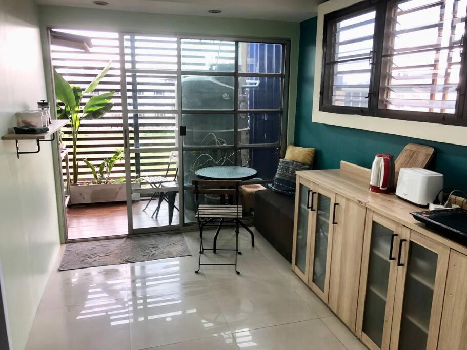 Cb's - Cheap Boutique Homestay Bangkok