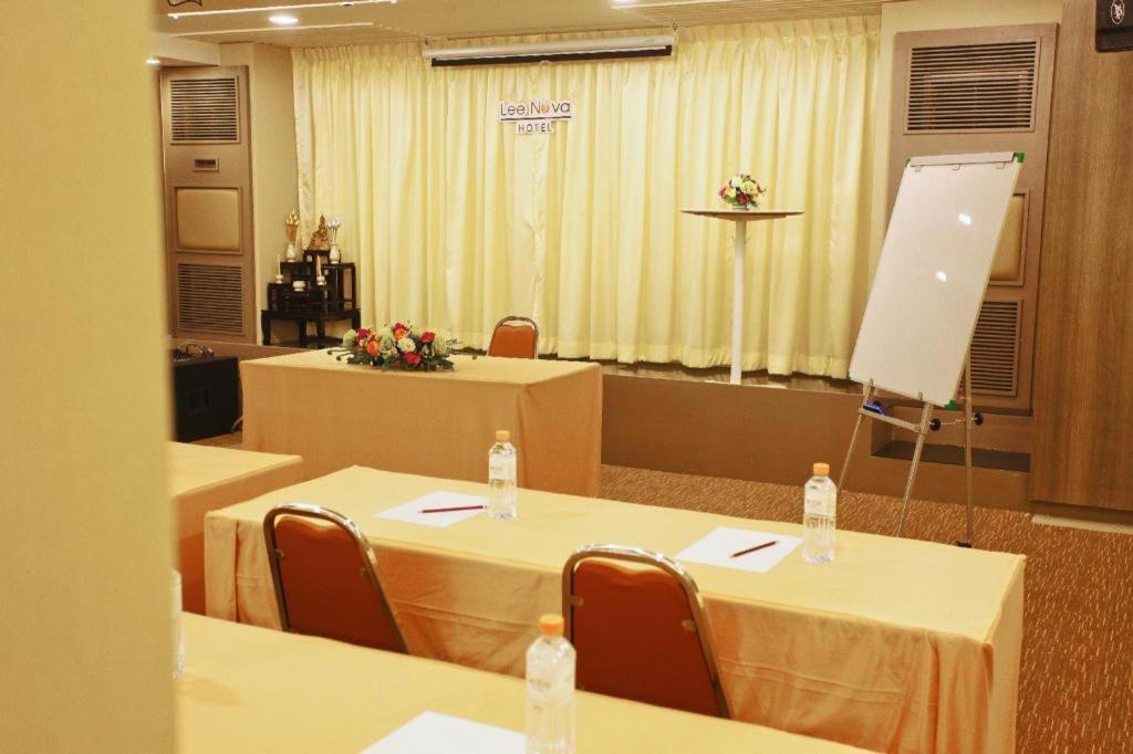 Leenova 5* Bangkok