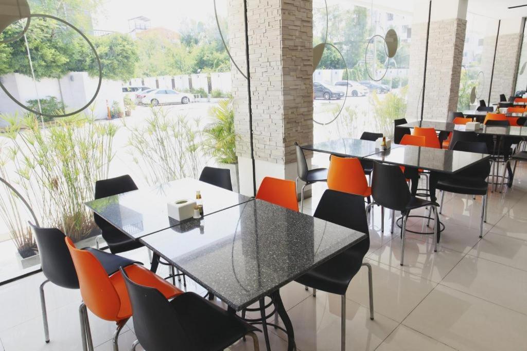 Leenova 5* Bangkok