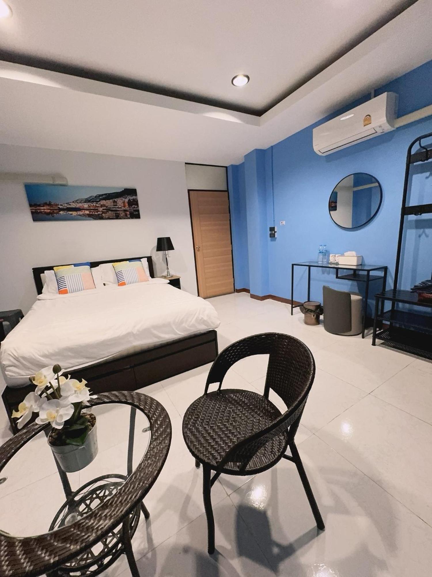 Noc House *