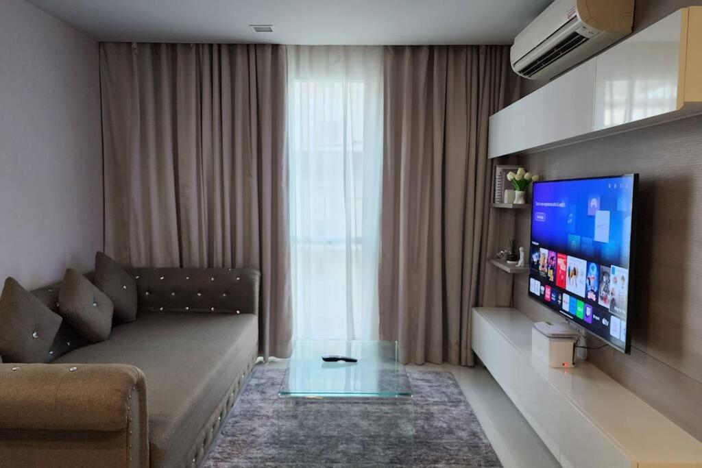 - Sukhumvit Soi 5 Bts Nana- Size 50m2 *