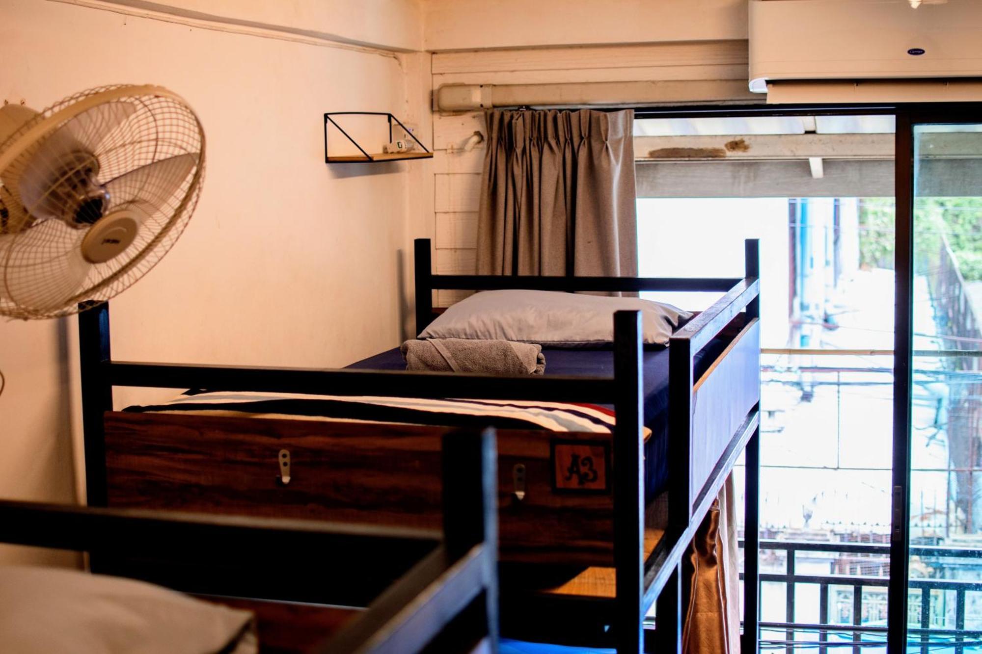 Hostel Back Backpackers