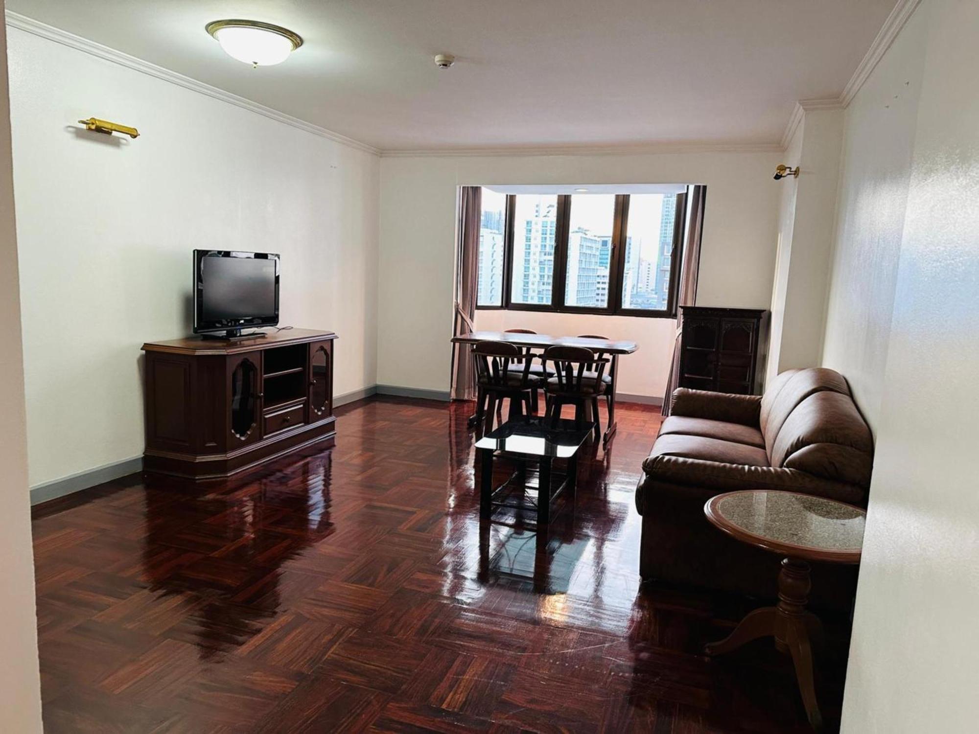 Omni Tower Sukhumvit Soi 4 Direct