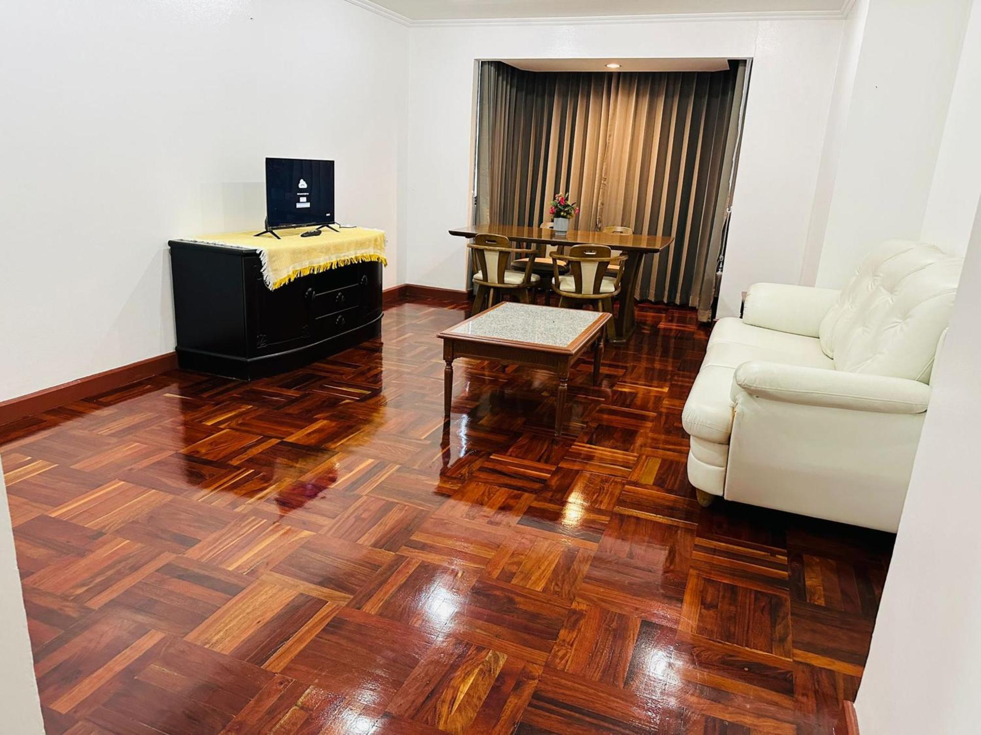 Apartment Omni Tower Sukhumvit Soi 4 Direct