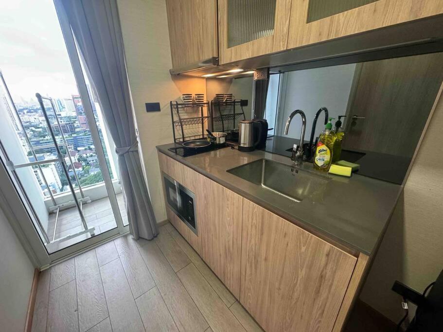 Siamese Exclusive Sukhumvit 42 One Bedroom High Floor Pangsapuri
